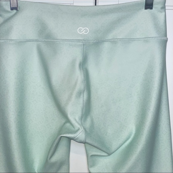 Calia By Carrie Underwood | Landscape Mint Green Workout Capris Medium - Picture 5 of 8